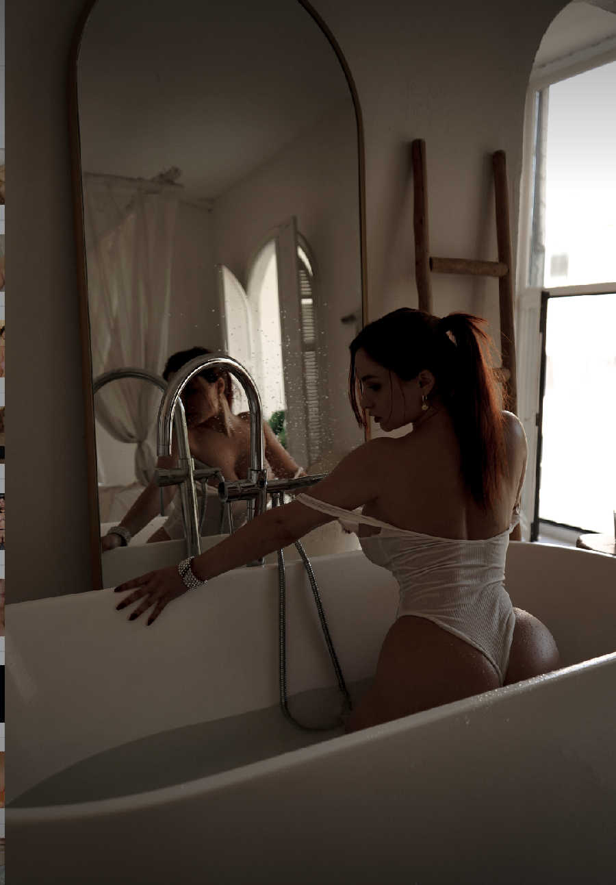 A playful frame from Miranda Faith nude — online in Sri Jayawardenepura-Kotte