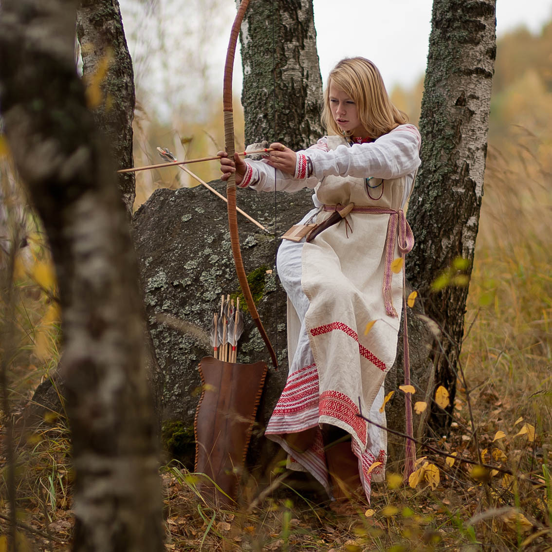 Sexy photo Girls in Slavic costumes in Sri Jayawardenepura-Kotte