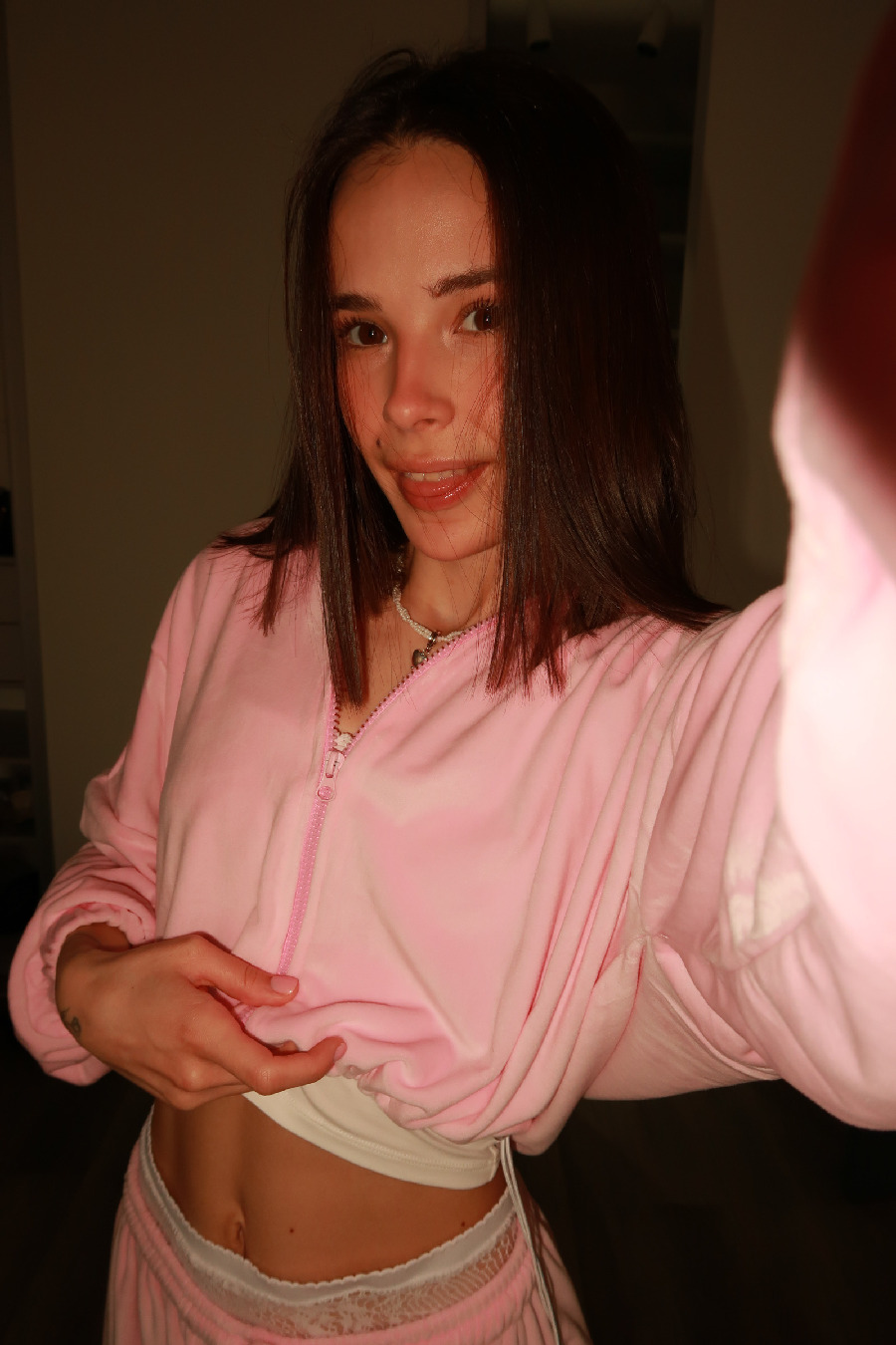 Tina brings the glow — live moments in Sri Jayawardenepura-Kotte